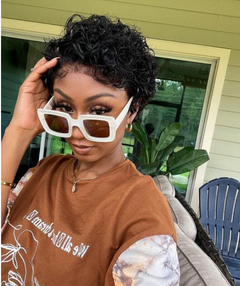 MATURE BOSS SHORT PIXIE CUT WATER WAVE GLUELESS MINIMALIST HD LACE WIG WITH BANGS