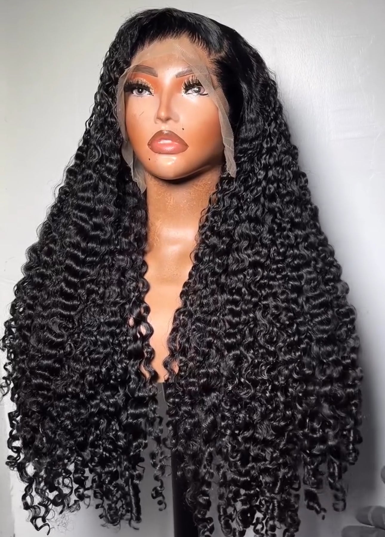 20” Volume Queen curls HD frontal wig